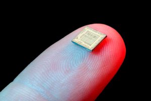 US tightens grip on chips with new export rules