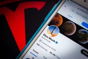 Elon Musk agrees $44bn Twitter takeover