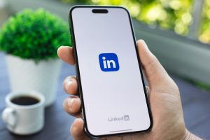 UserTesting partners LinkedIn to validate research panel participants